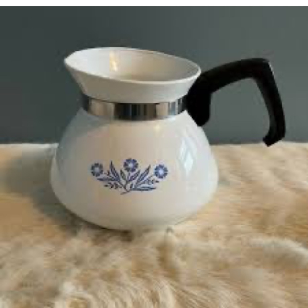 Vintage Corning ware cornflower coffee tea pot 6 cup
P-104 Great condition